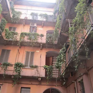 https://charming-and-elegant-apartment-historic-center-of-milan.it-lombardy.com