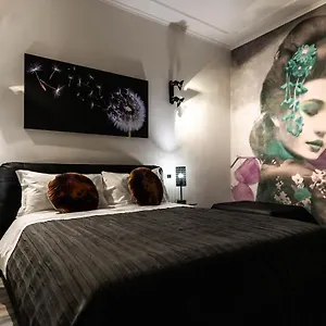 Trevi & Pantheon Design Guest house
